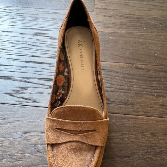 Anne Klein Brown Suede Shoes - Picture 1 of 4